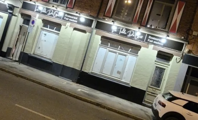 BF SERVICE est intervenu pour la fourniture et pose menuiserie alu dans un restaurant  à ESTAIRES, Saint-Omer, BF SERVICE