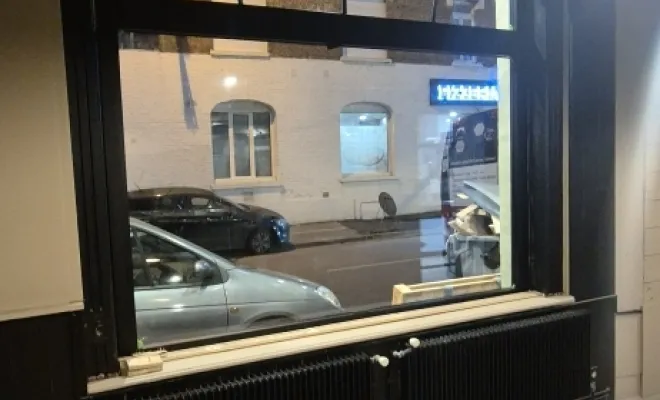 BF SERVICE est intervenu pour la fourniture et pose menuiserie alu dans un restaurant  à ESTAIRES, Saint-Omer, BF SERVICE